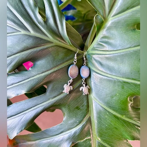 Mother of Pearl ~ Turtle Earrings - Picture 2 of 3